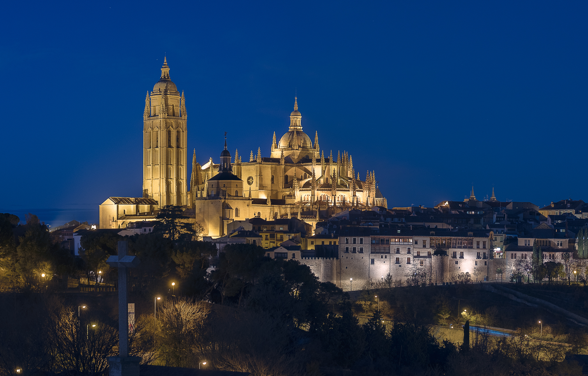 Catedral de Segovia iluminada